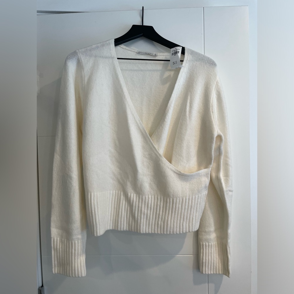 Abercrombie cross body sweater top